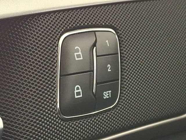Used 2018 Ford Fusion SE w/ Fusion SE Technology Package FWD image 25