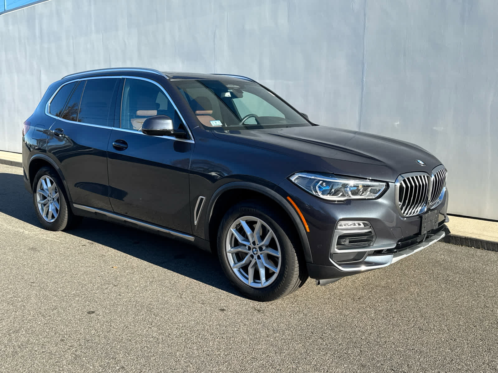 Used 2021 BMW X5 xDrive45e w/ Executive Package image 2