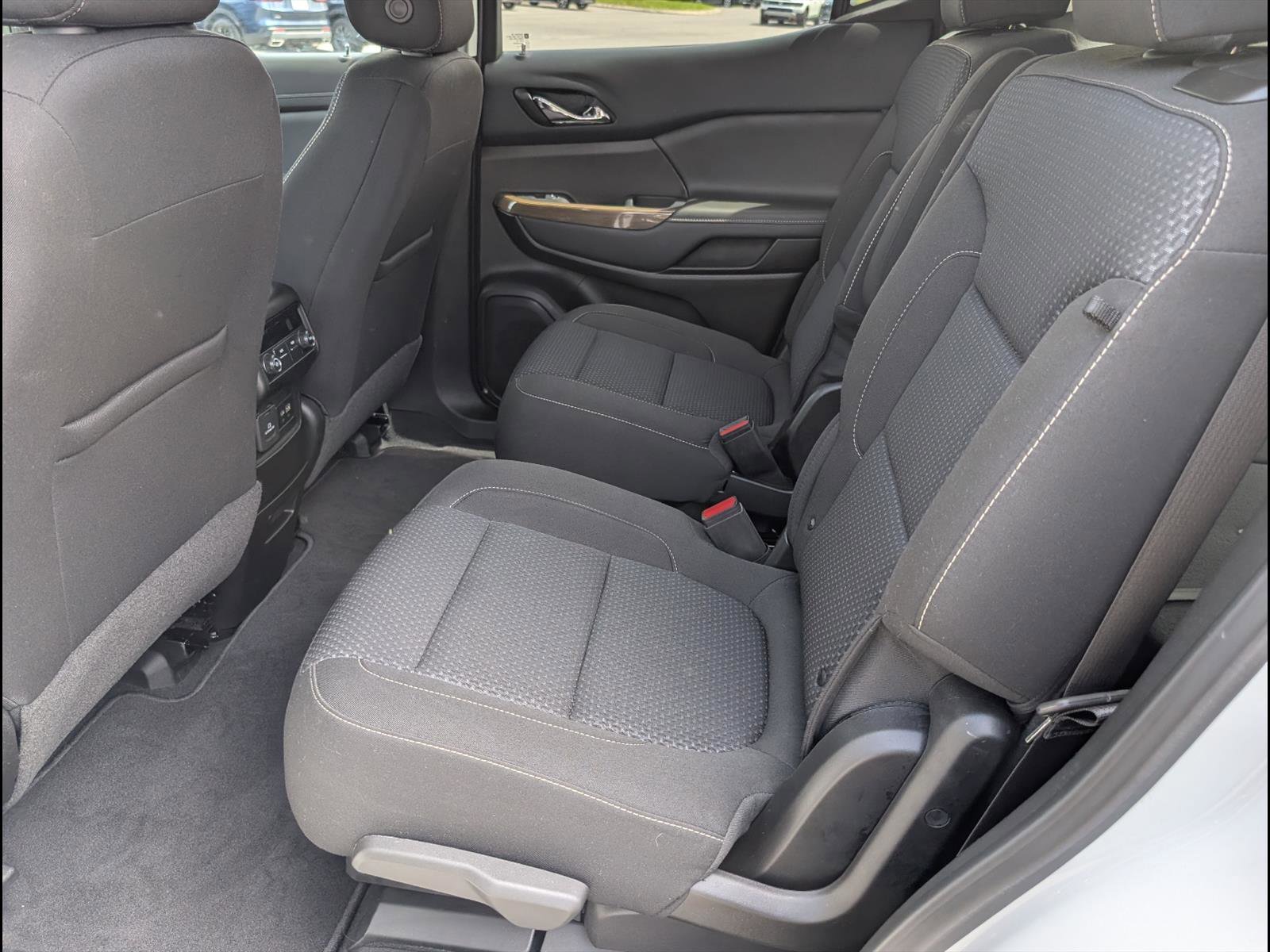 Used 2022 GMC Acadia SLE w/ Driver Convenience Package image 15