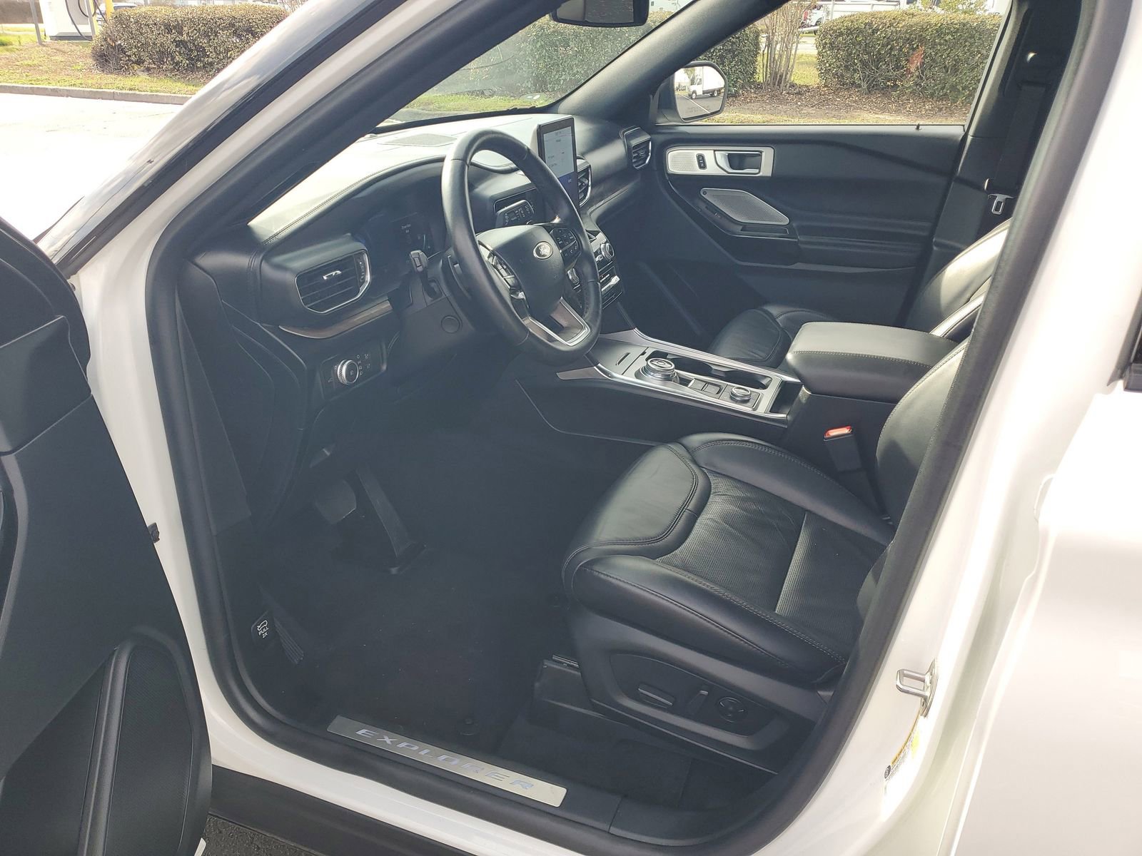 Used 2021 Ford Explorer Platinum w/ Equipment Group 601A image 18