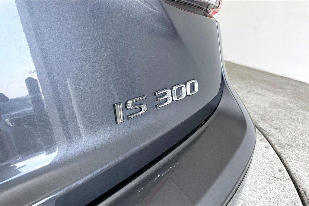 Used 2019 Lexus IS 300 F Sport w/ F Sport Package image 39