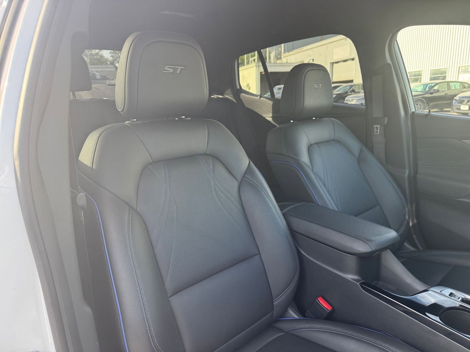 Used 2025 Buick Envista Sport Touring image 34