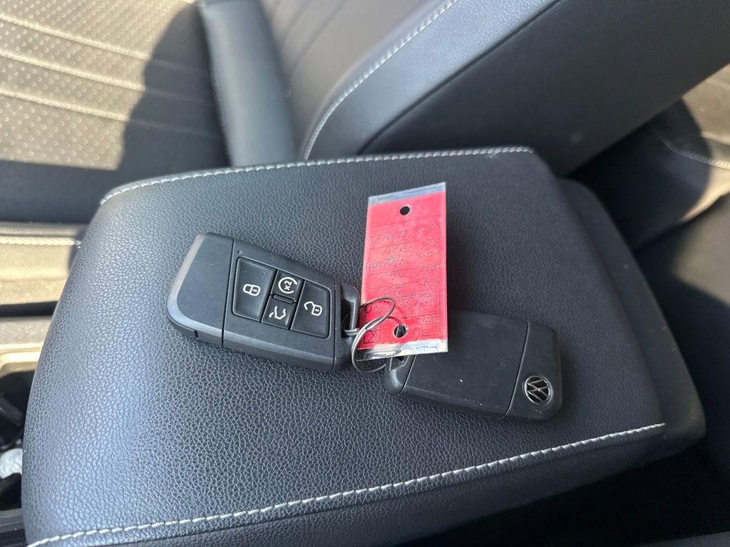 Used 2023 Volkswagen Tiguan SE image 47