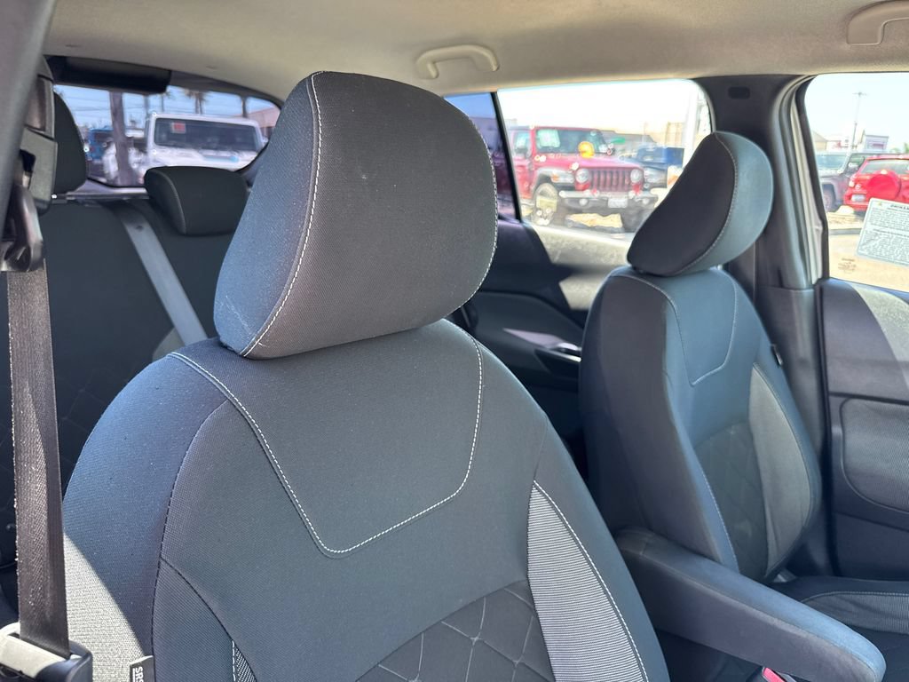 Used 2018 Nissan Kicks SV FWD image 13