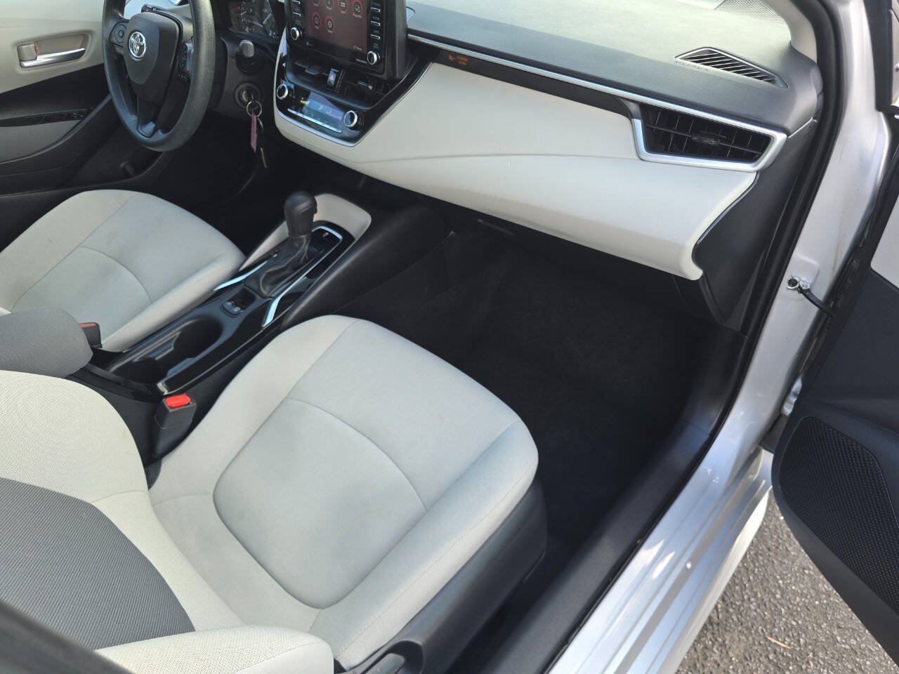 Used 2021 Toyota Corolla L w/ Carpet Mat Package (TMS) FWD image 24