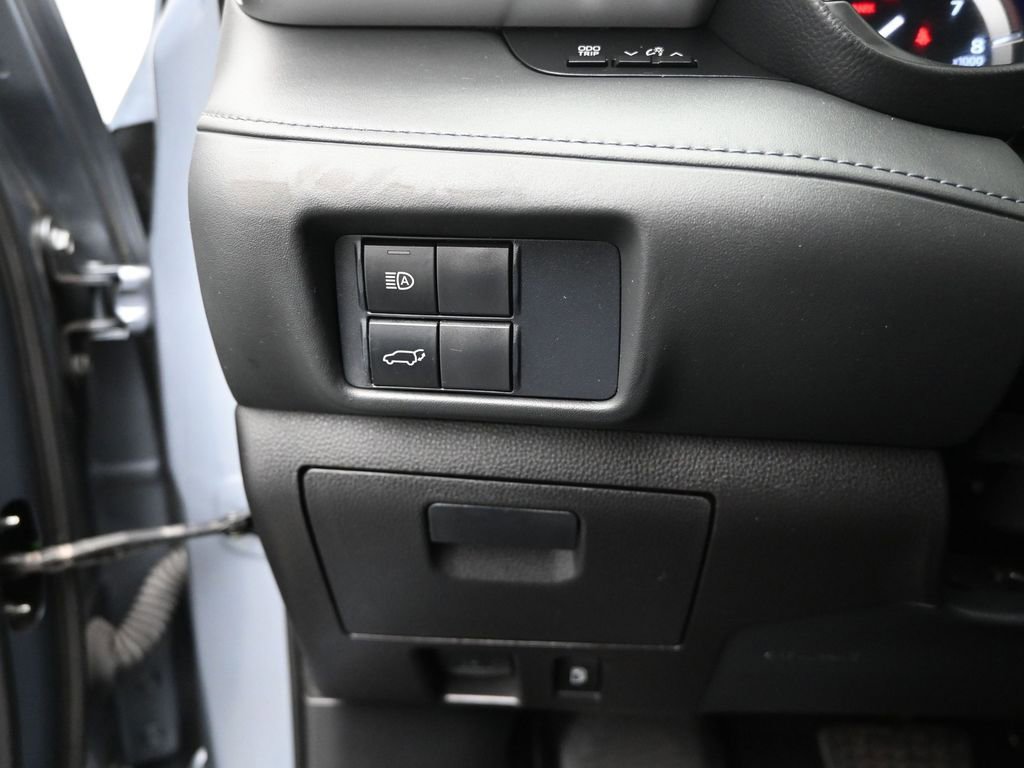 Used 2021 Toyota Highlander XLE image 13