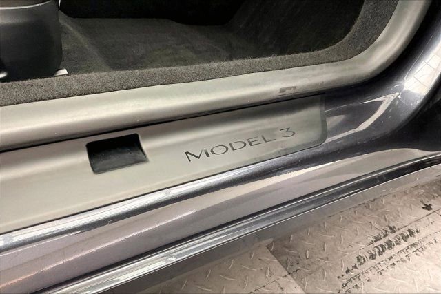 Used 2025 Tesla Model 3 Long Range RWD image 7