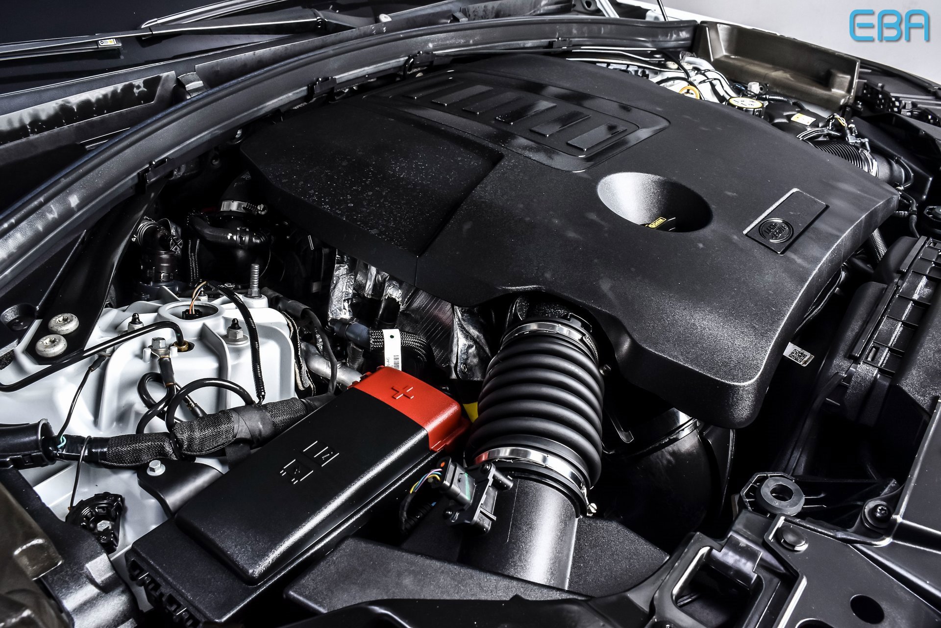 Used 2021 Land Rover Range Rover Velar R-Dynamic S image 12