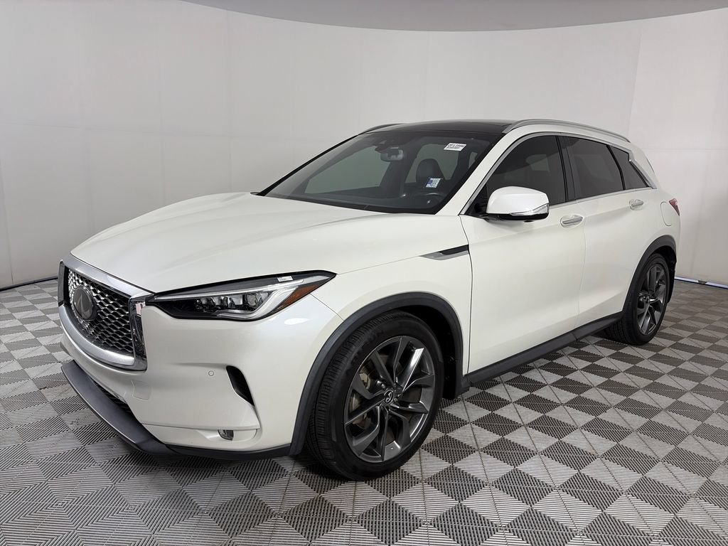 Used 2019 INFINITI QX50 Essential w/ Sensory Package AWD/4WD image 3