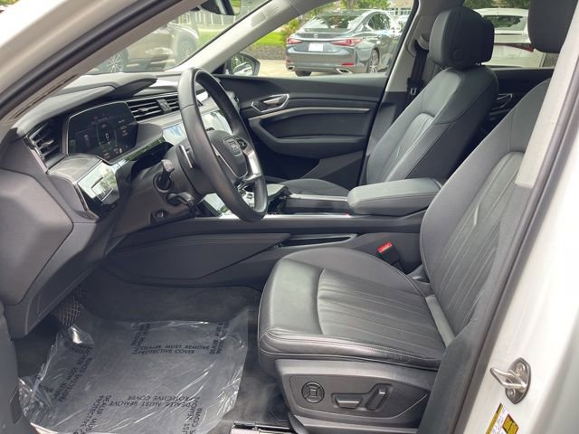 Used 2023 Audi e-tron Premium Plus AWD/4WD image 30