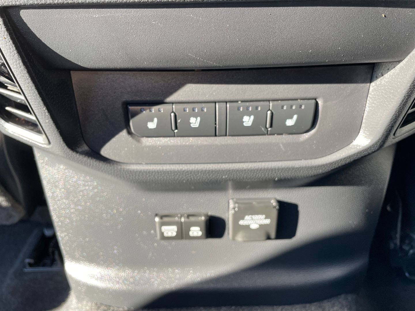 Used 2024 Toyota Tundra Platinum image 17