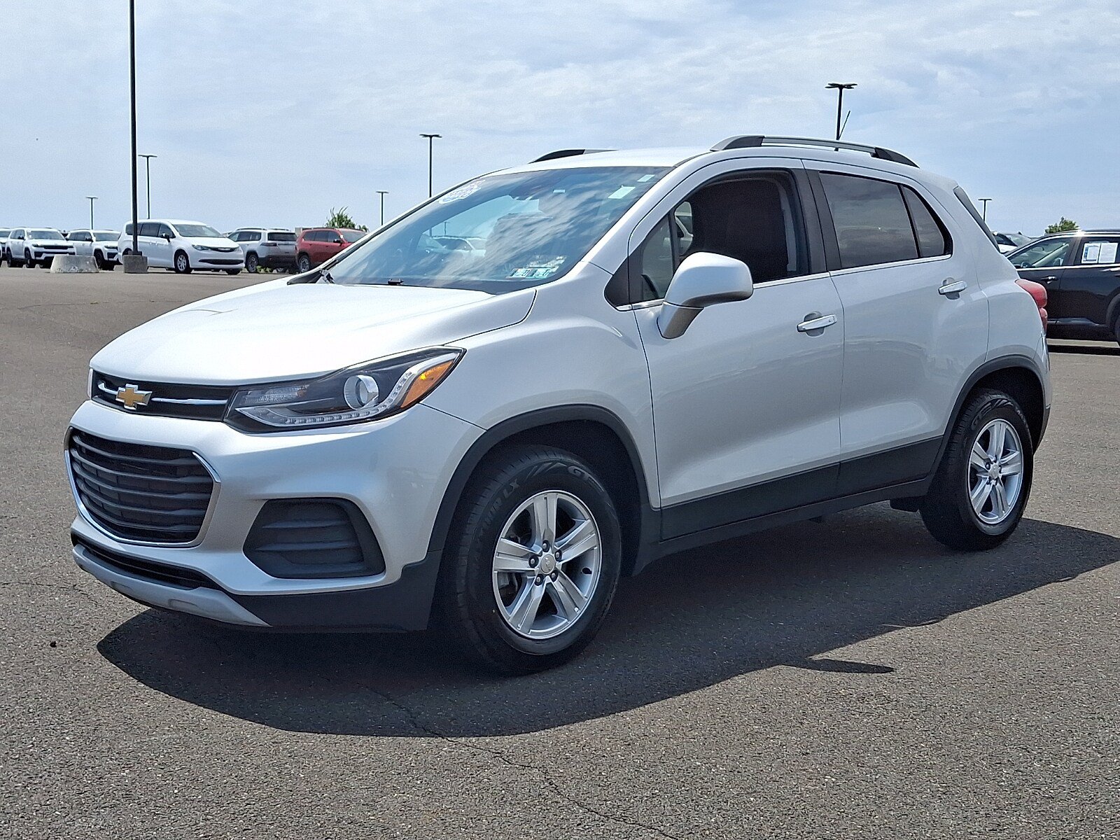 Used 2020 Chevrolet Trax LT w/ LT Convenience Package AWD/4WD image 3