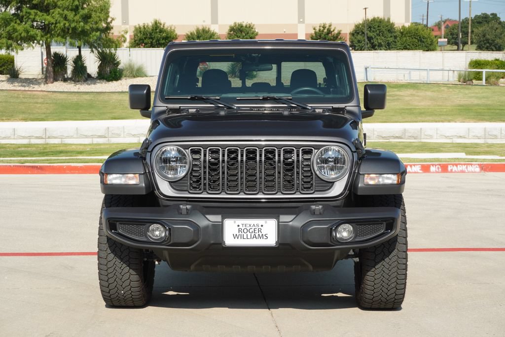 Used 2025 Jeep Gladiator Sport AWD/4WD image 7