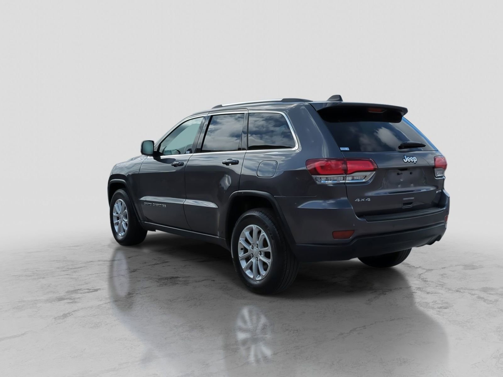 Used 2021 Jeep Grand Cherokee Laredo X image 5
