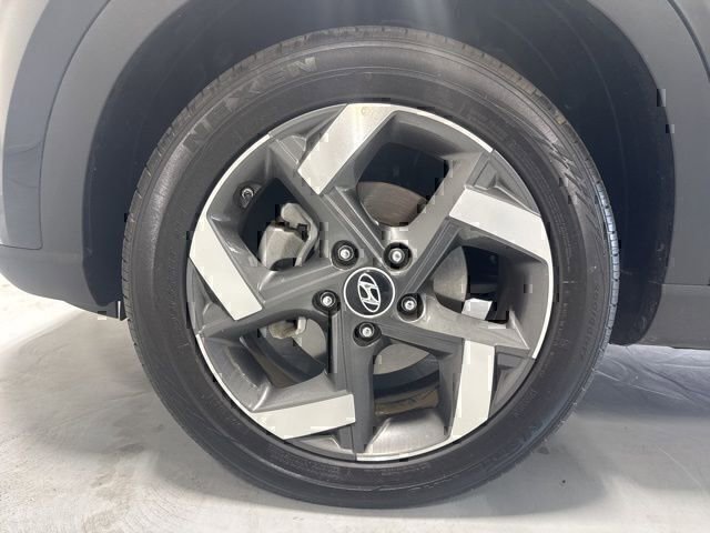 Certified 2026 Hyundai Venue SEL FWD image 11