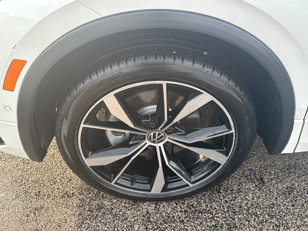 Used 2022 Volkswagen Tiguan SEL R-Line image 44