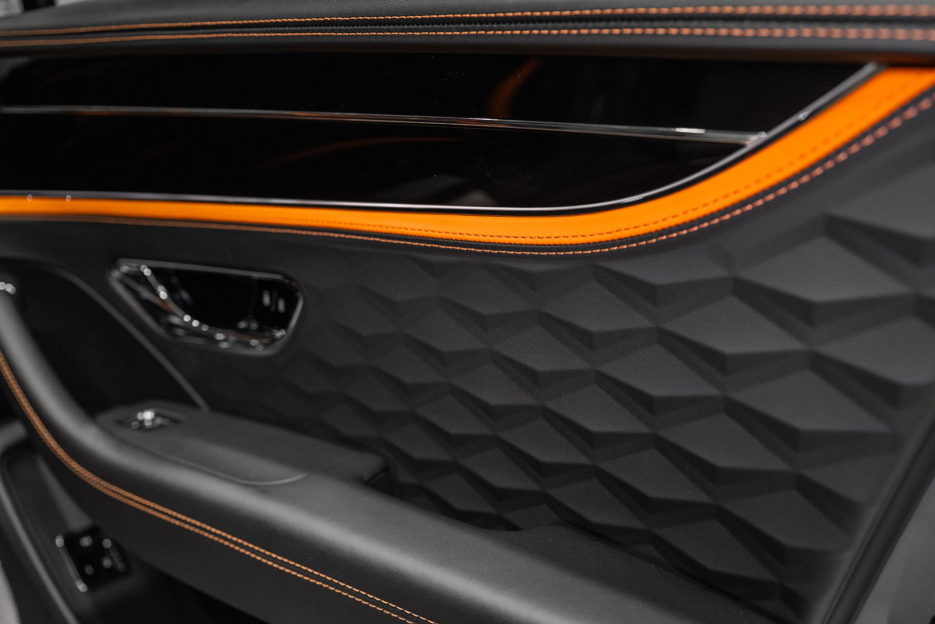 New 2026 Bentley Flying Spur Plug-In Hybrid image 52