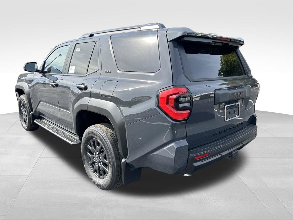 New 2026 Toyota 4Runner SR5 AWD/4WD image 3