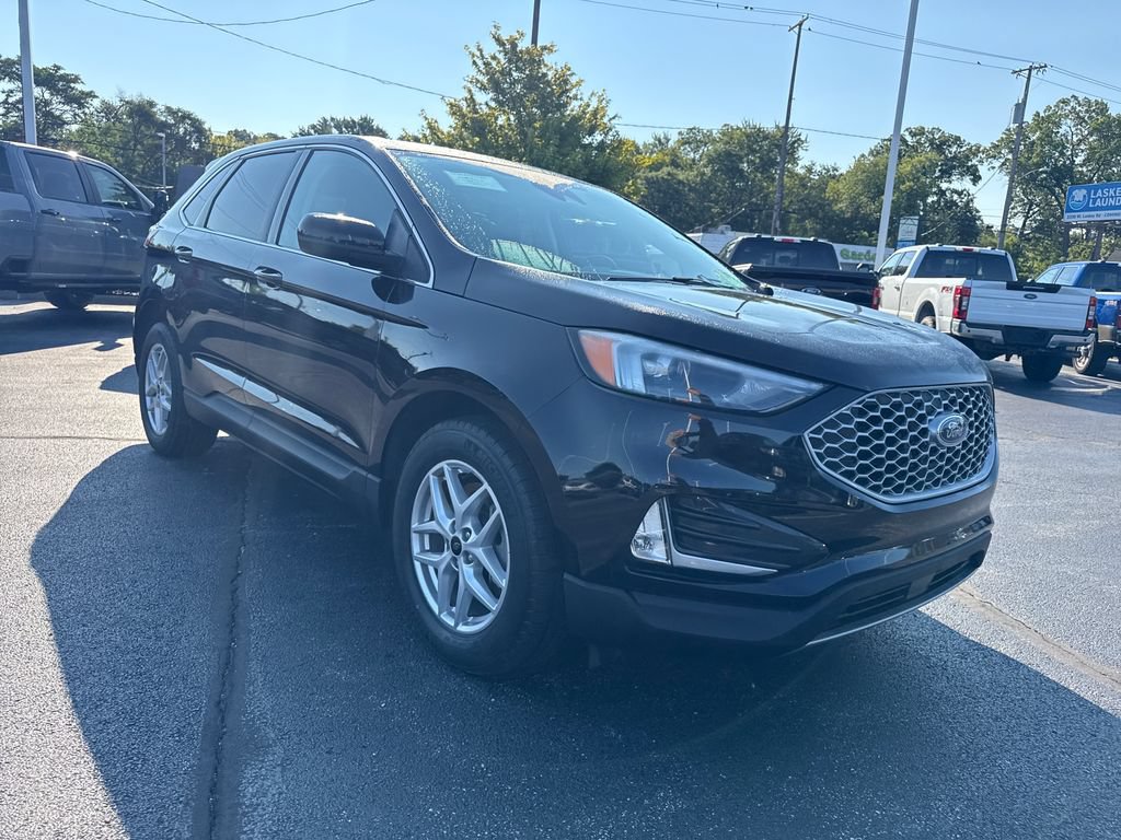 Used 2023 Ford Edge SEL w/ Convenience Package AWD/4WD image 4