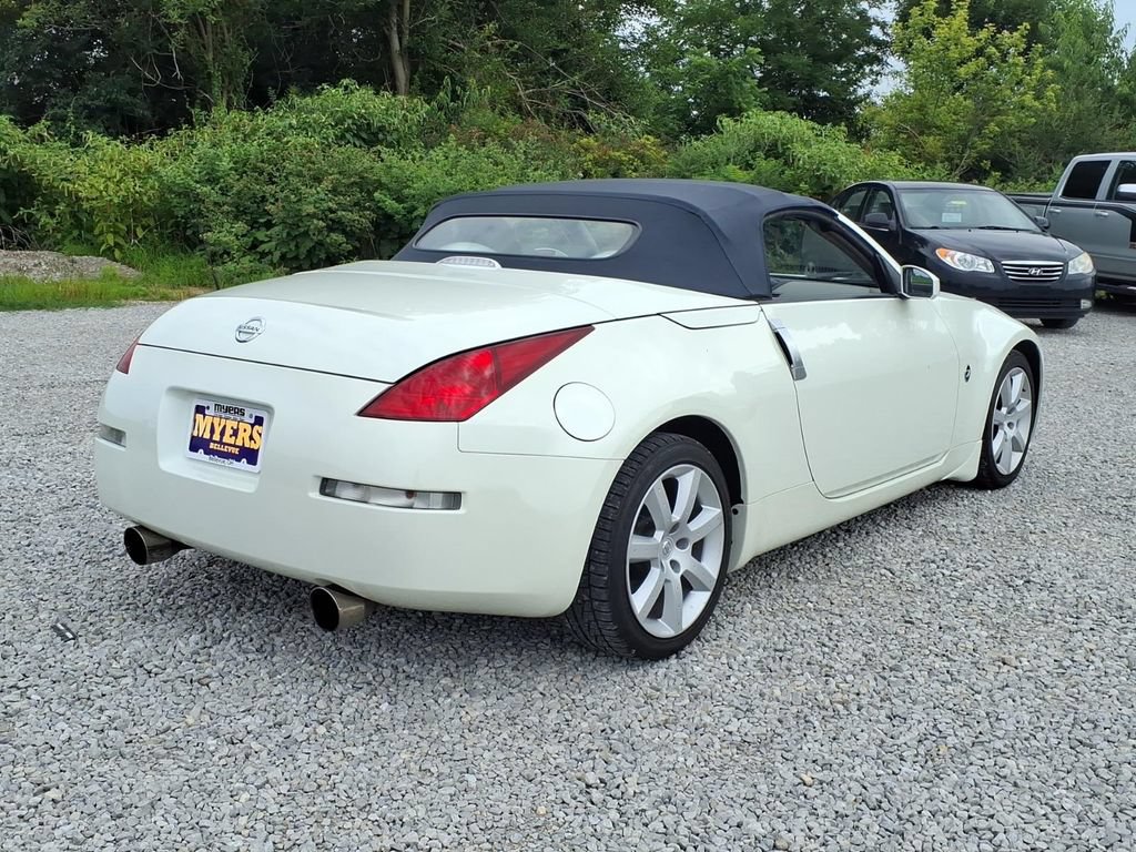 Used 2004 Nissan 350Z Touring RWD image 11