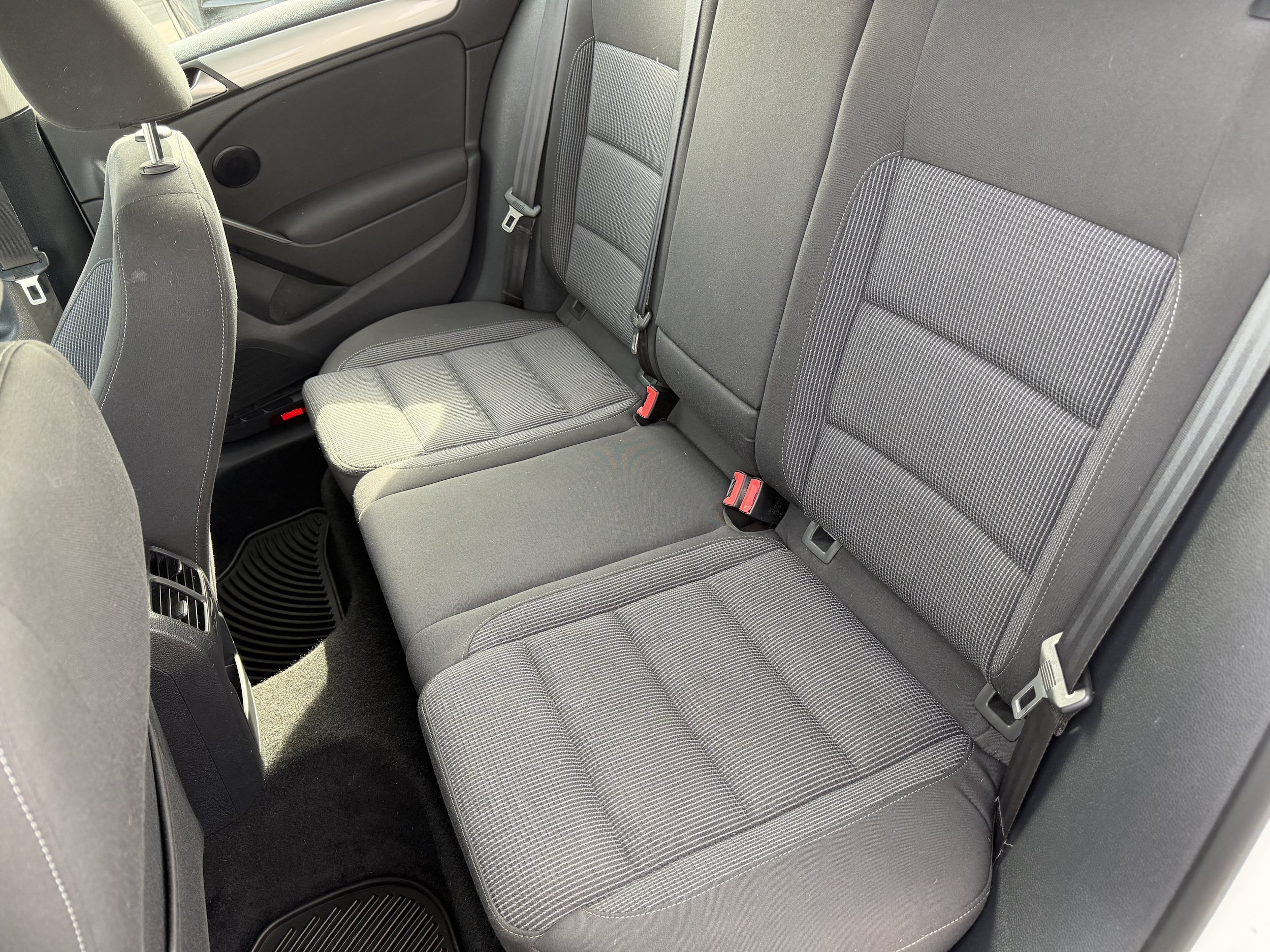 Used 2012 Volkswagen Golf TDI FWD image 25