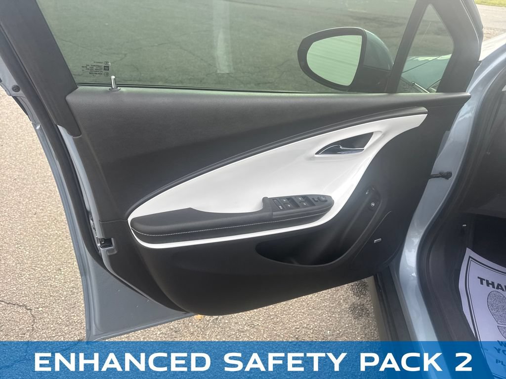Used 2013 Chevrolet Volt Premium w/ Premium Trim Package FWD image 10