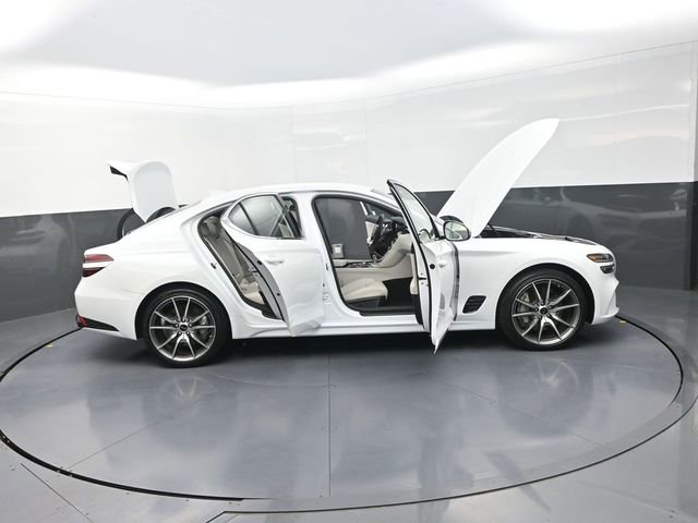 Used 2025 Genesis G70 2.5T RWD image 36