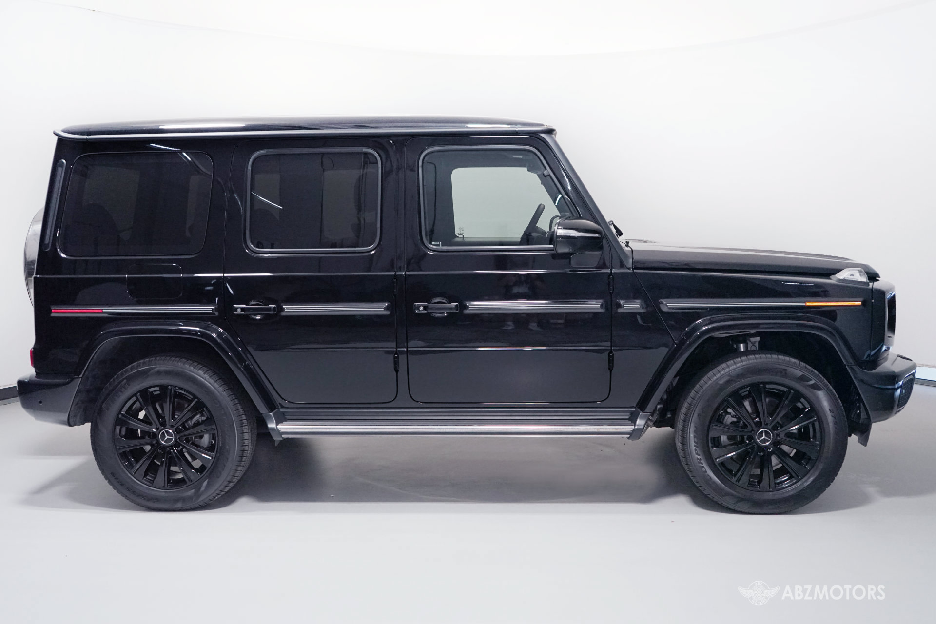 Used 2025 Mercedes-Benz G 550 image 3