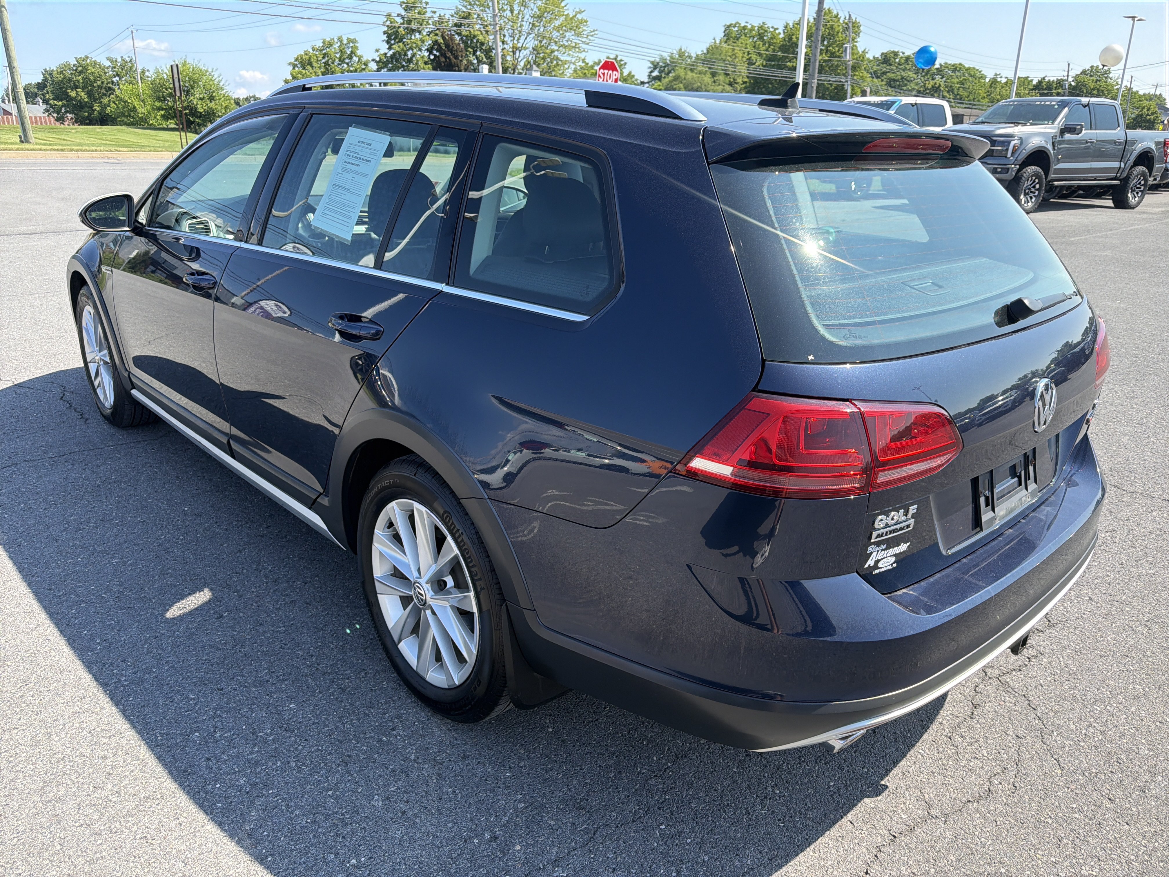 Used 2017 Volkswagen Golf Alltrack AWD/4WD image 6