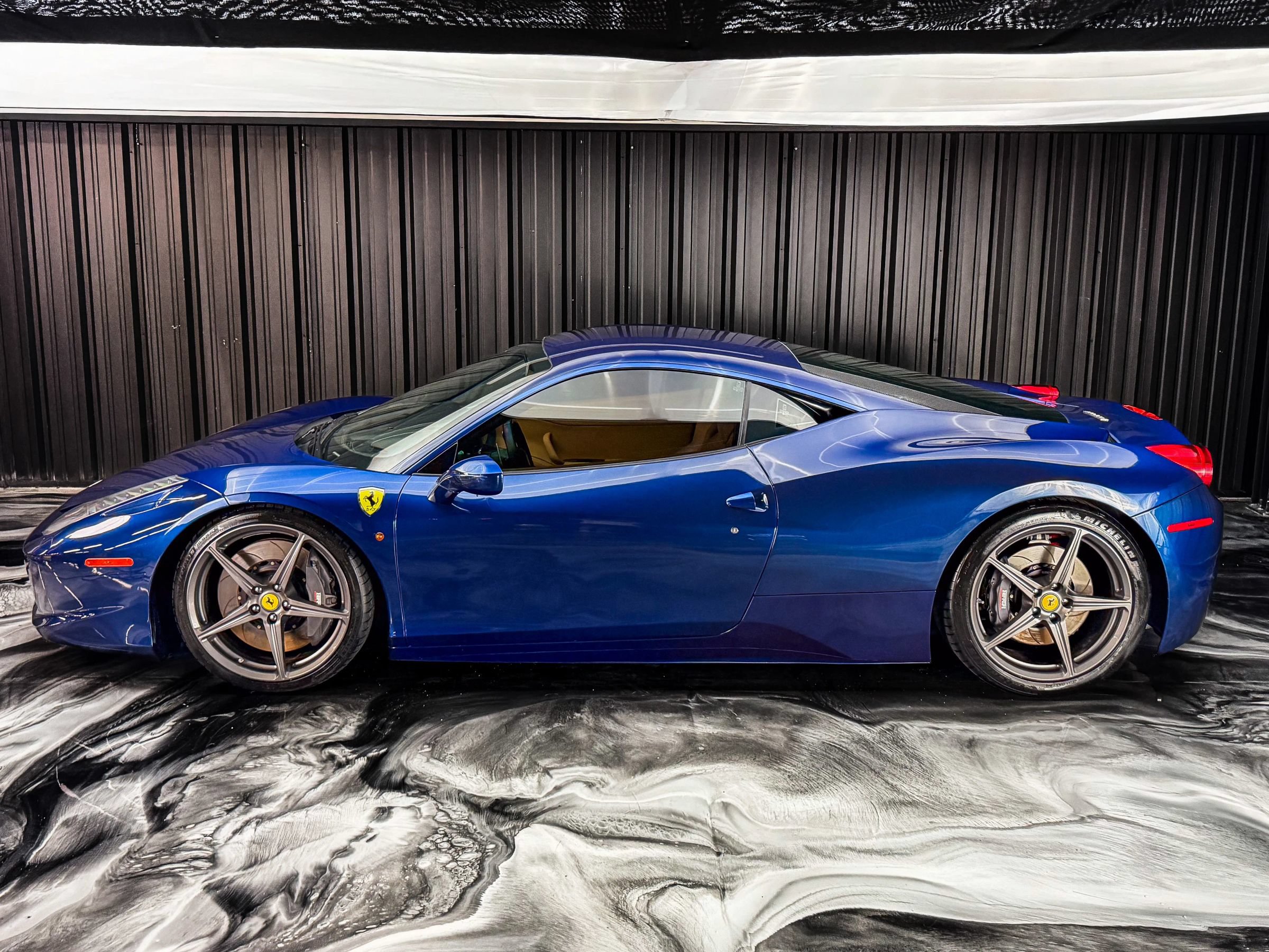 Used 2014 Ferrari 458 Italia Coupe RWD image 5