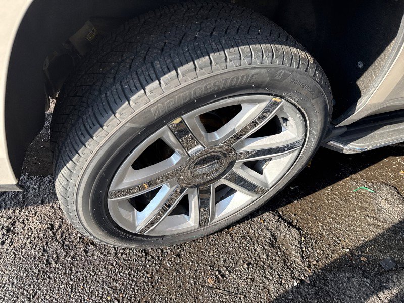 Used 2015 Cadillac Escalade Premium image 13