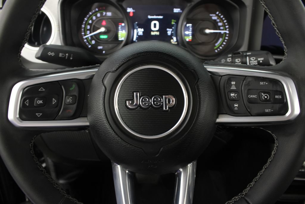 Used 2025 Jeep Wrangler Unlimited Sahara AWD/4WD image 12