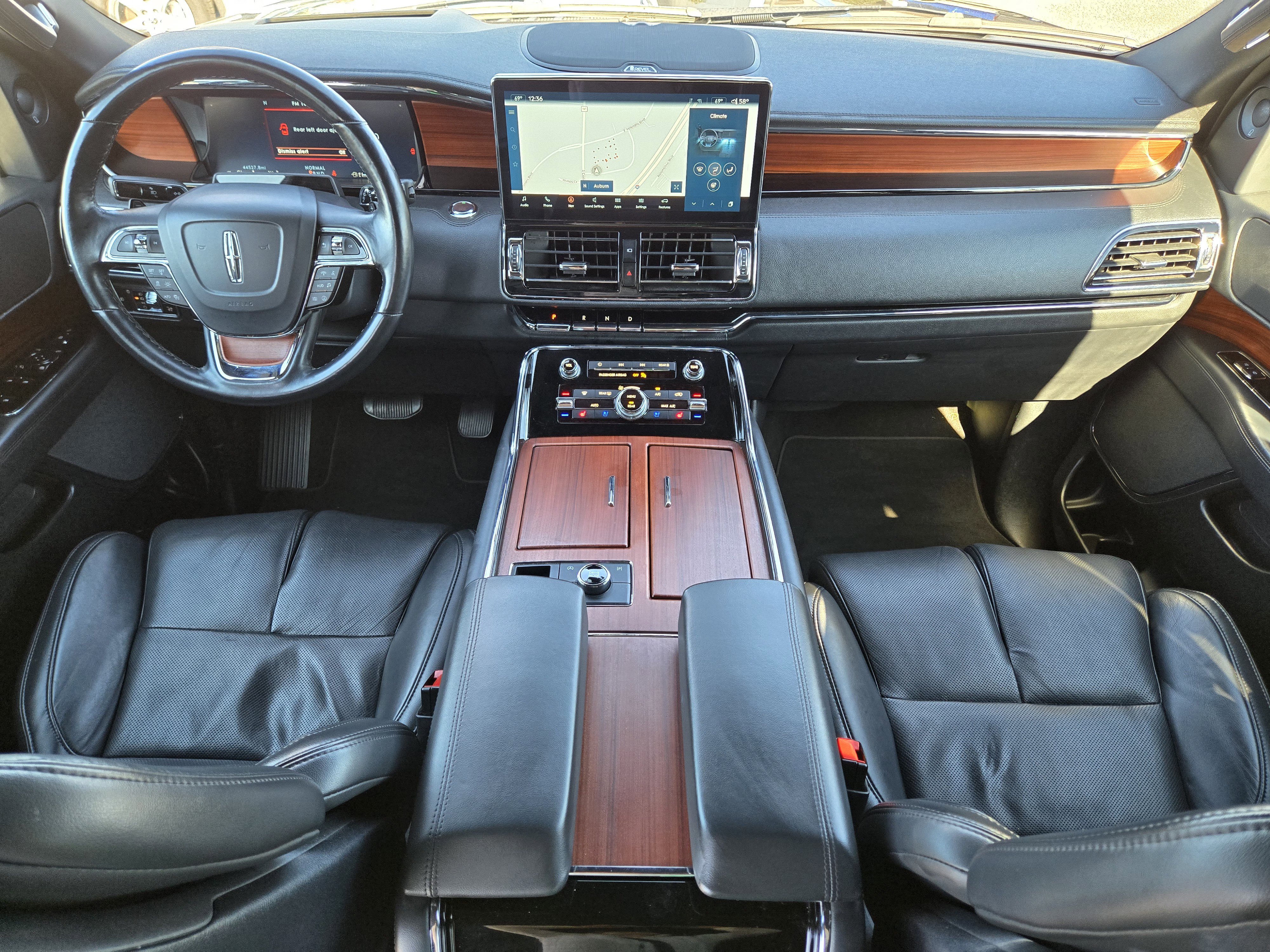 Used 2024 Lincoln Navigator Reserve image 18
