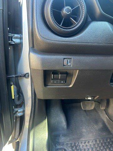 Used 2023 Chevrolet Colorado Trail Boss w/ Technology Package AWD/4WD image 8