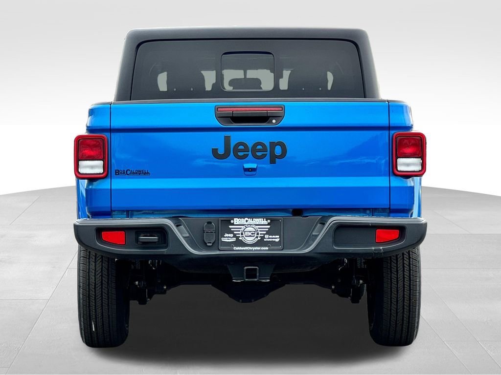Used 2022 Jeep Gladiator Sport AWD/4WD image 6