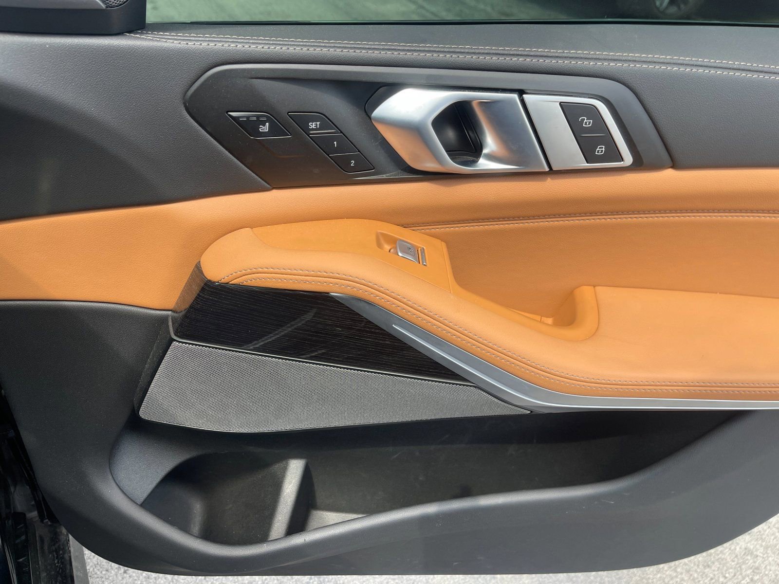 Used 2024 BMW X7 xDrive40i w/ Executive Package image 21