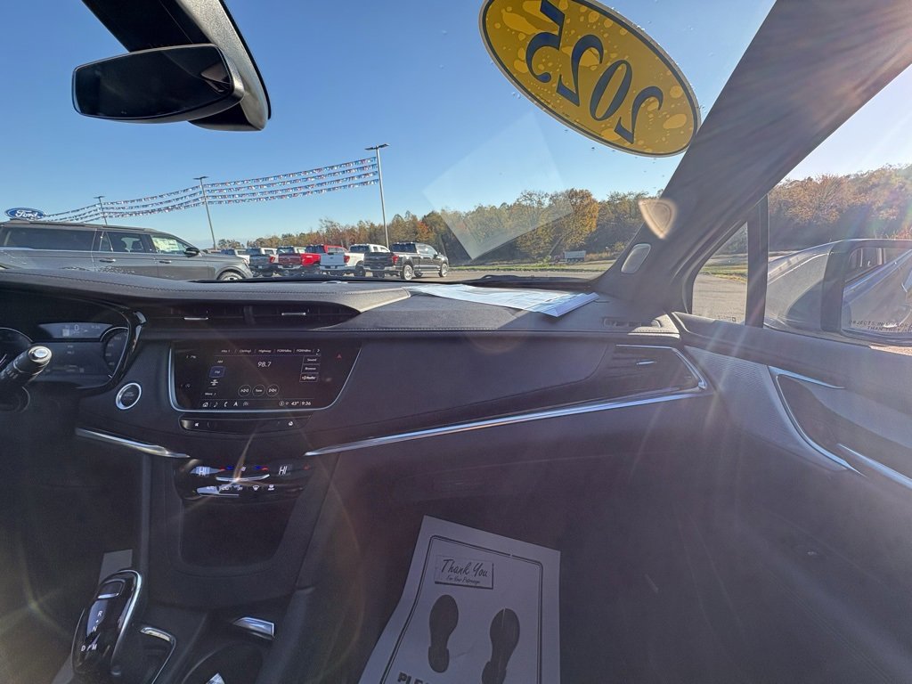 Used 2025 Cadillac XT5 Premium Luxury image 36