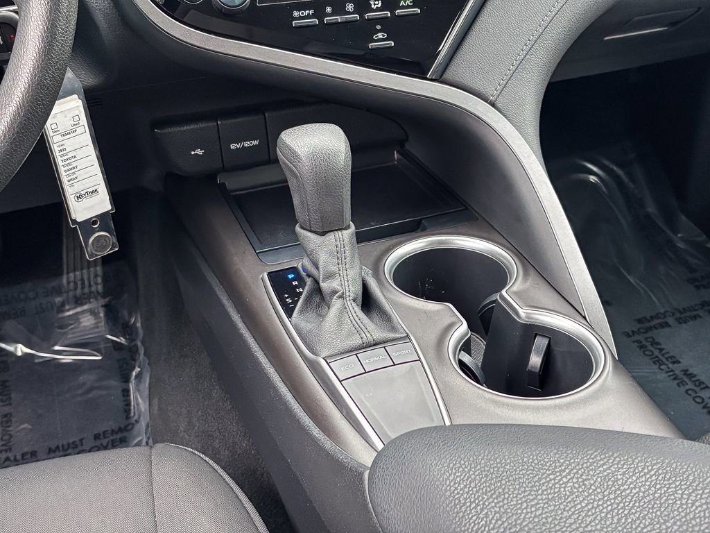 Used 2022 Toyota Camry LE image 31