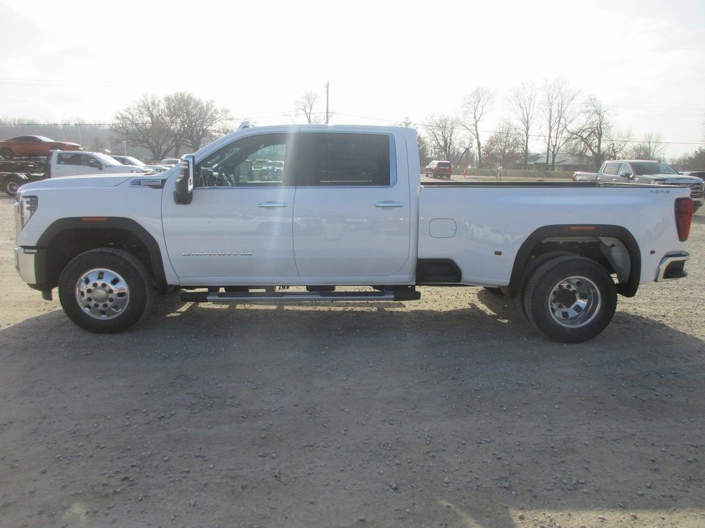 New 2026 GMC Sierra 3500 SLT w/ SLT Premium Package AWD/4WD image 8