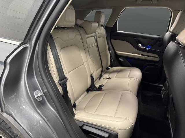 Used 2025 Lincoln Corsair Reserve image 31