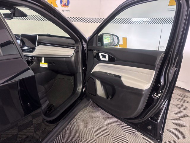 New 2026 Jeep Compass Limited AWD/4WD image 13