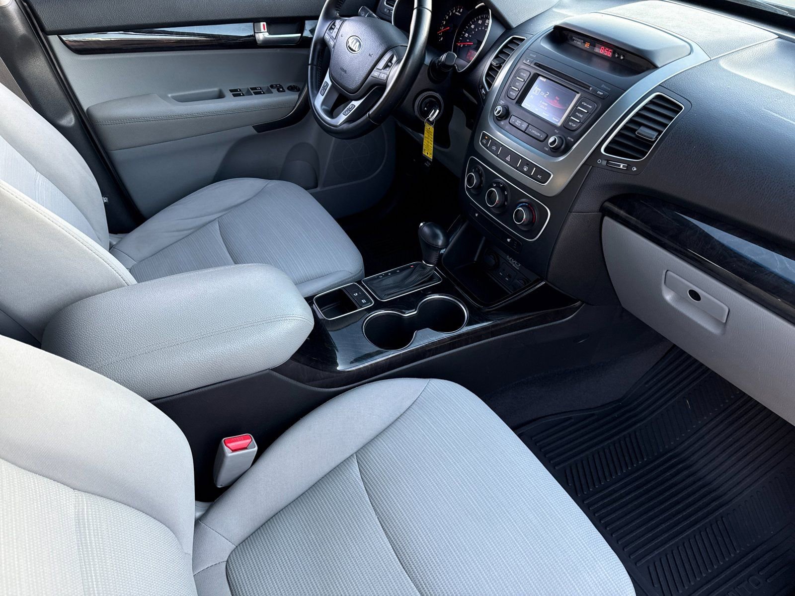 Used 2014 Kia Sorento LX image 16