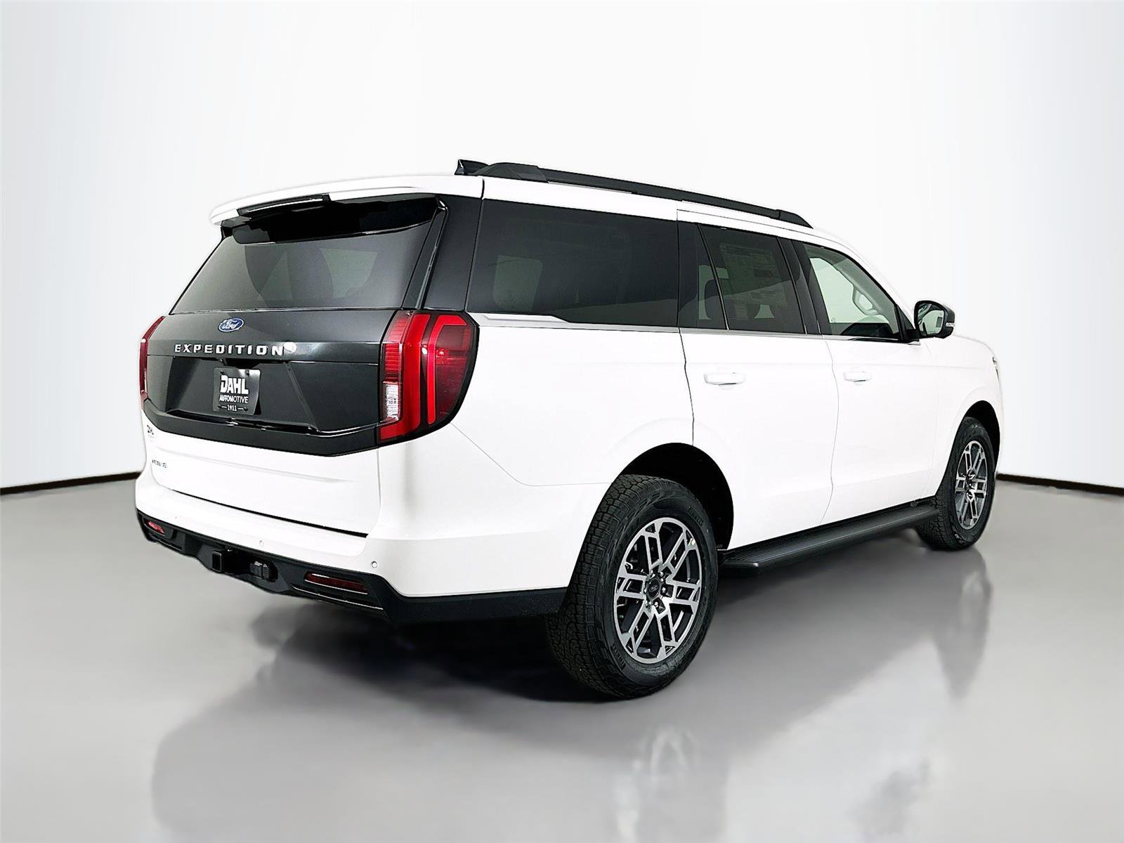 New 2026 Ford Expedition Active image 7