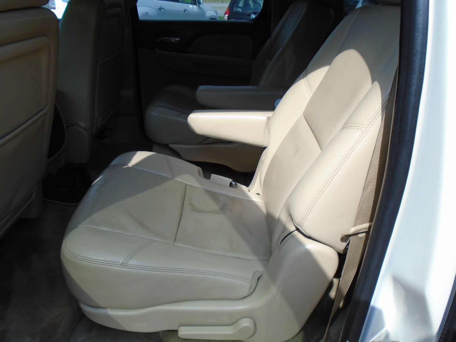 Used 2013 Chevrolet Suburban LTZ AWD/4WD image 11