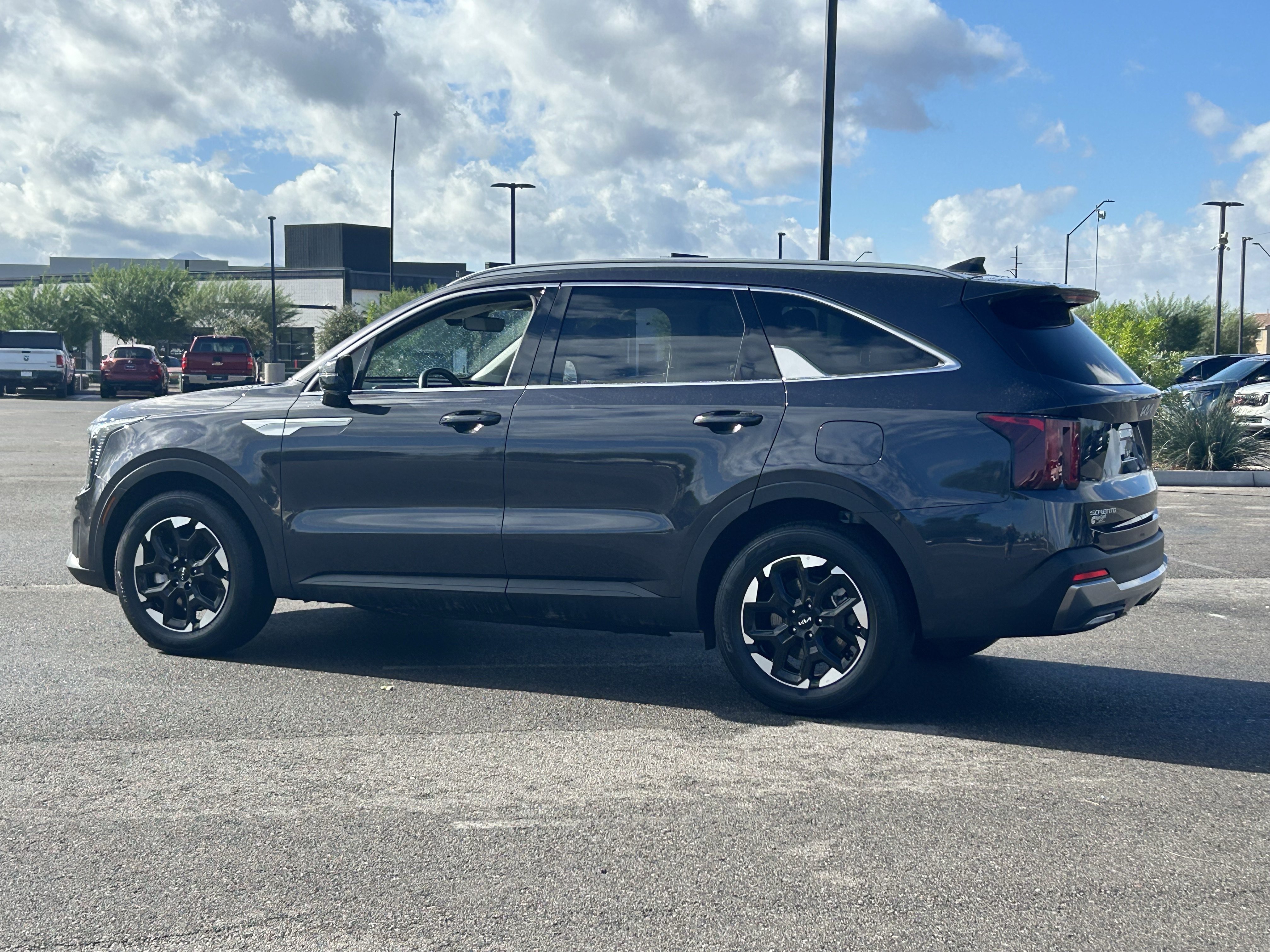 Certified 2026 Kia Sorento S FWD image 3
