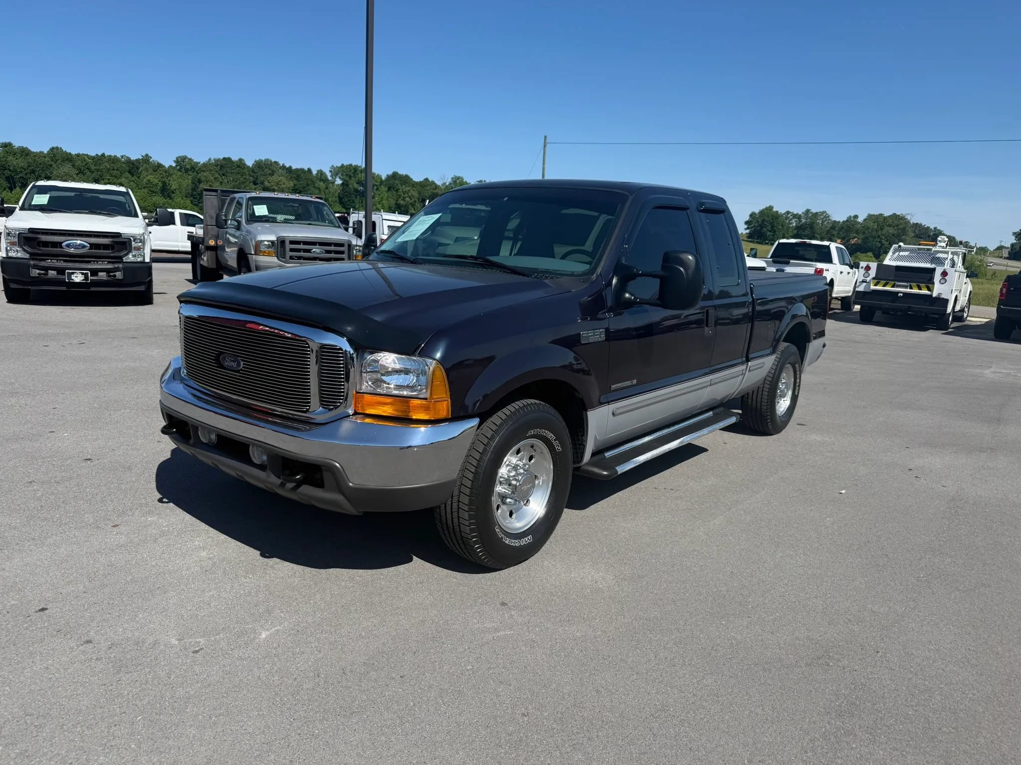 Used 1999 Ford F250 XLT RWD image 2