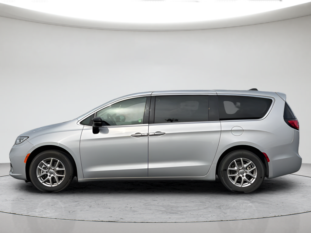 Used 2024 Chrysler Pacifica Touring-L FWD image 11