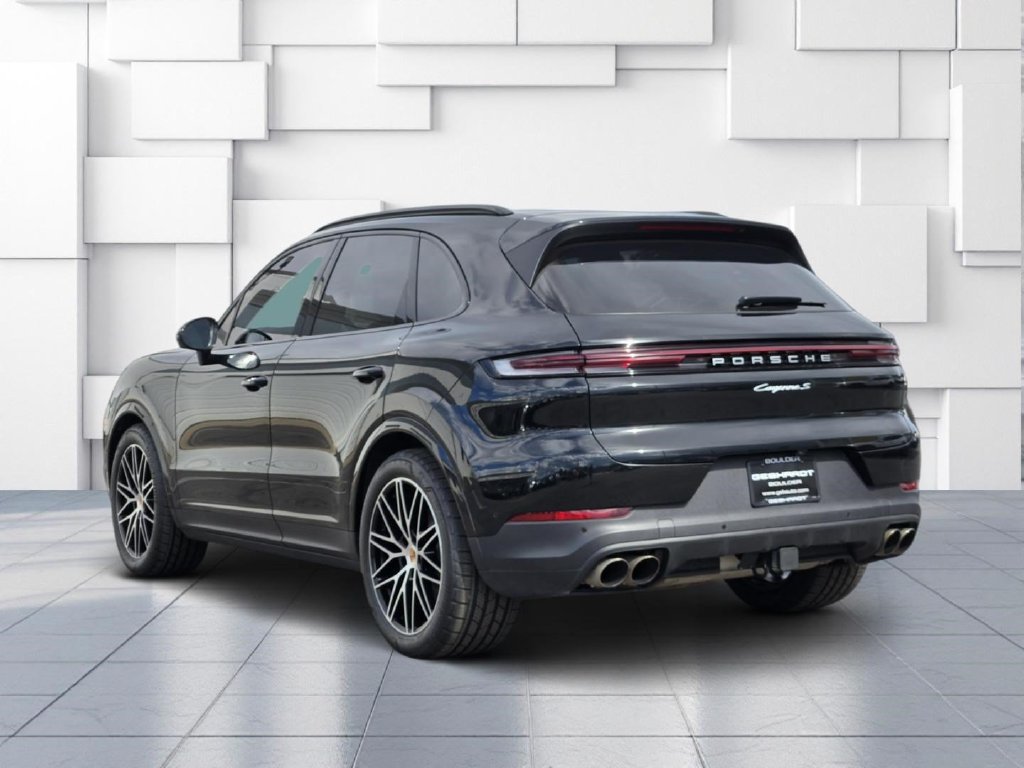 Used 2025 Porsche Cayenne S AWD/4WD image 5
