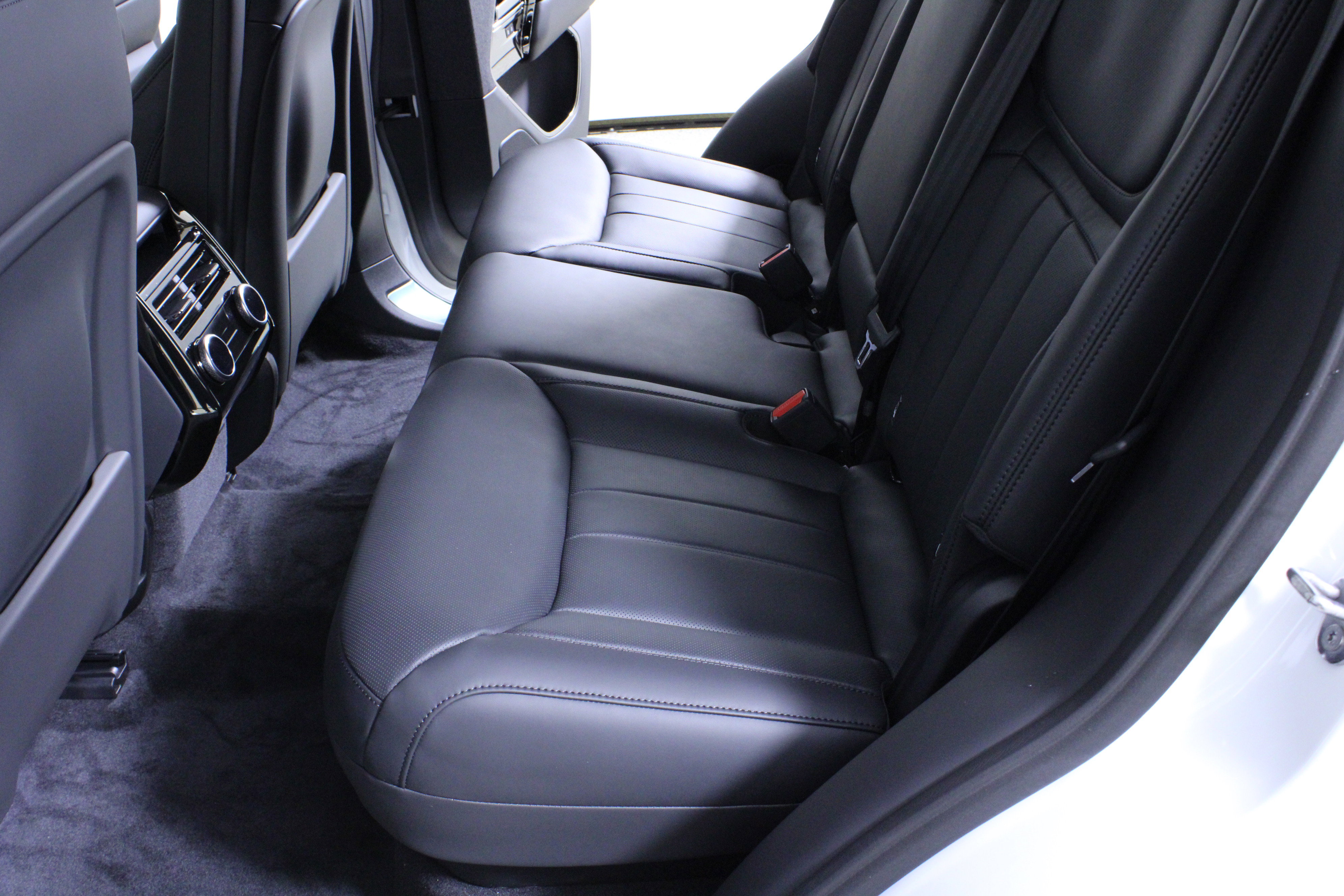 New 2026 Land Rover Range Rover Sport SE image 10