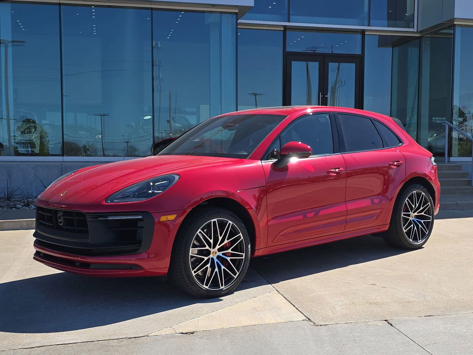 Certified 2026 Porsche Macan GTS image 1